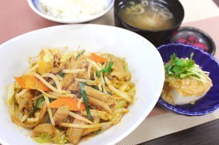 豚モツの辛みそ炒め定食