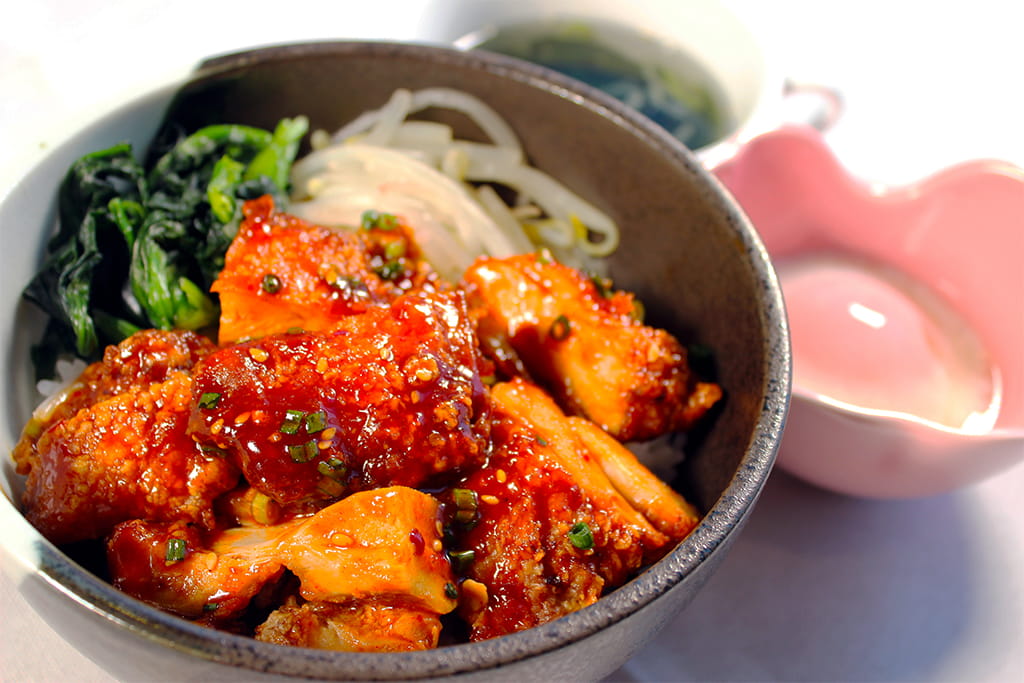 ヤンニョムチキン丼