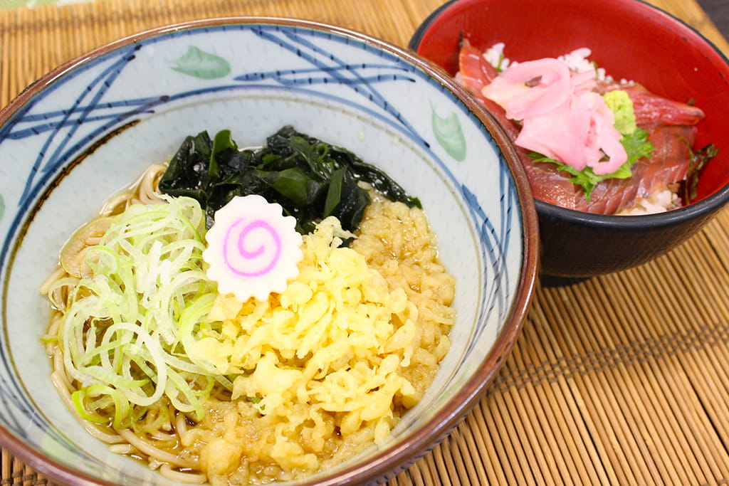 冷やしたぬき蕎麦