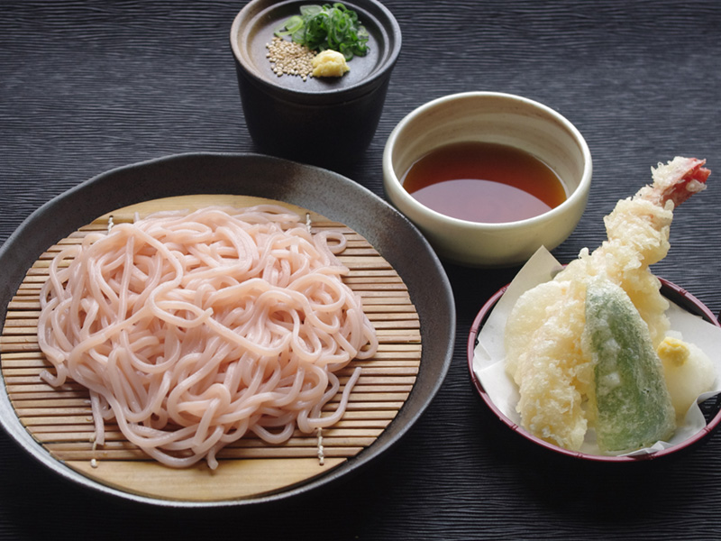 桜うどんと春の天ぷら