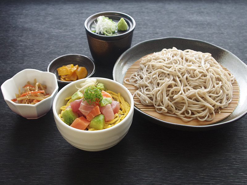 せいろ蕎麦と海鮮アボカド小丼