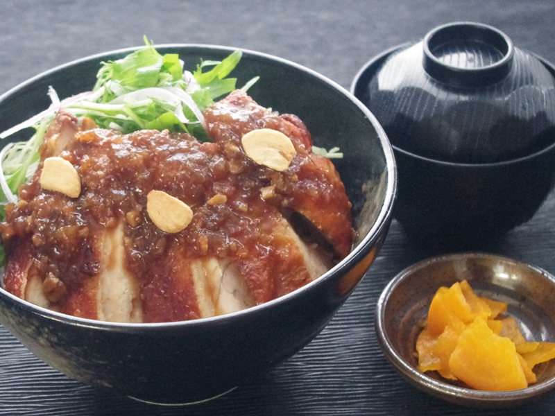 チキンガーリックステーキ丼