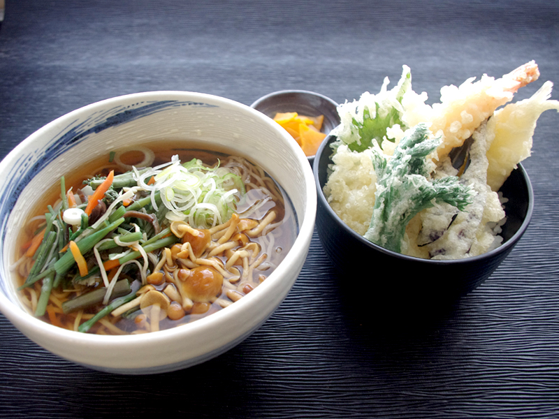 山菜なめこ蕎麦と小天丼