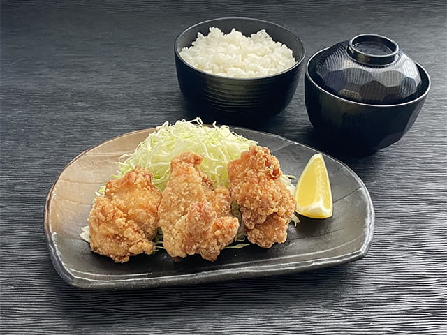 グランドメニュー鶏もも唐揚げ